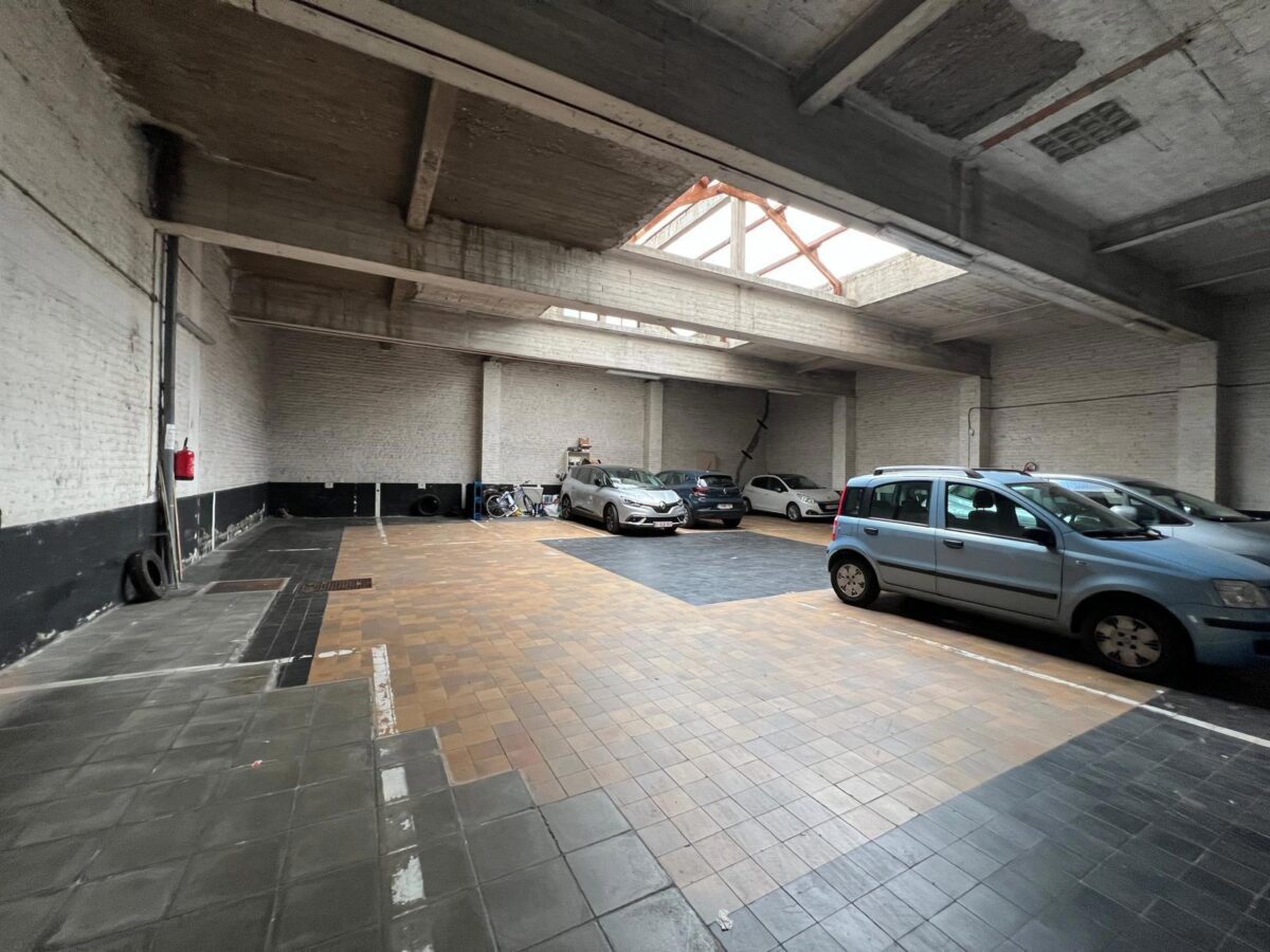 Garage à louer - Ixelles (7682920)